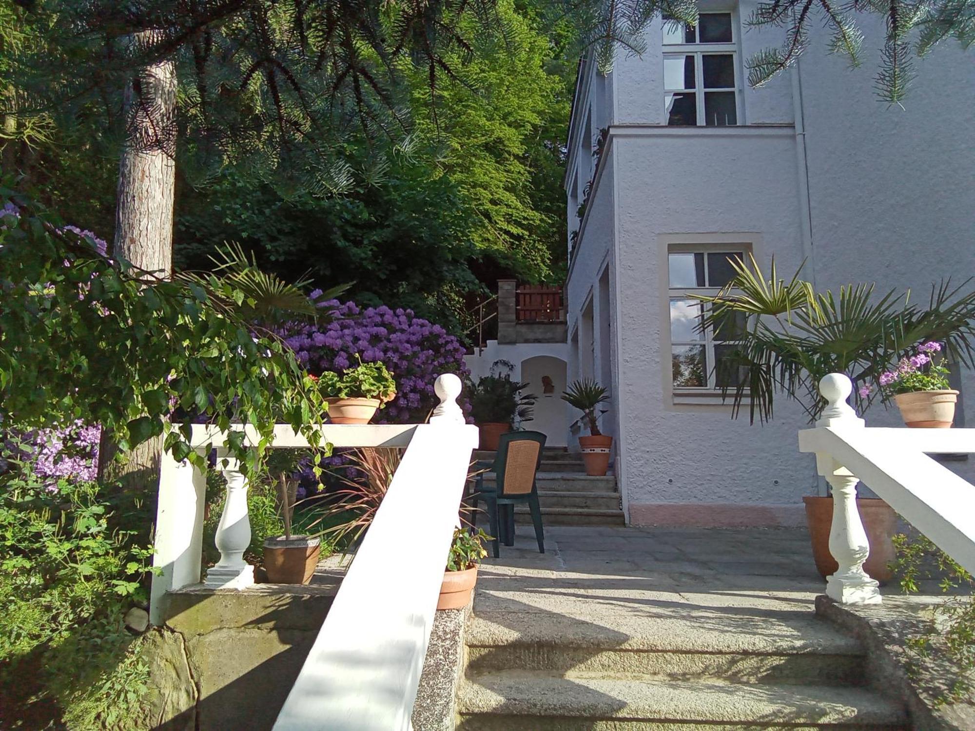 Pension Baron Schoeneck Karlsbad Exteriör bild