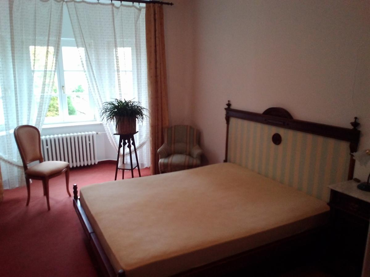 Pension Baron Schoeneck Karlsbad Exteriör bild