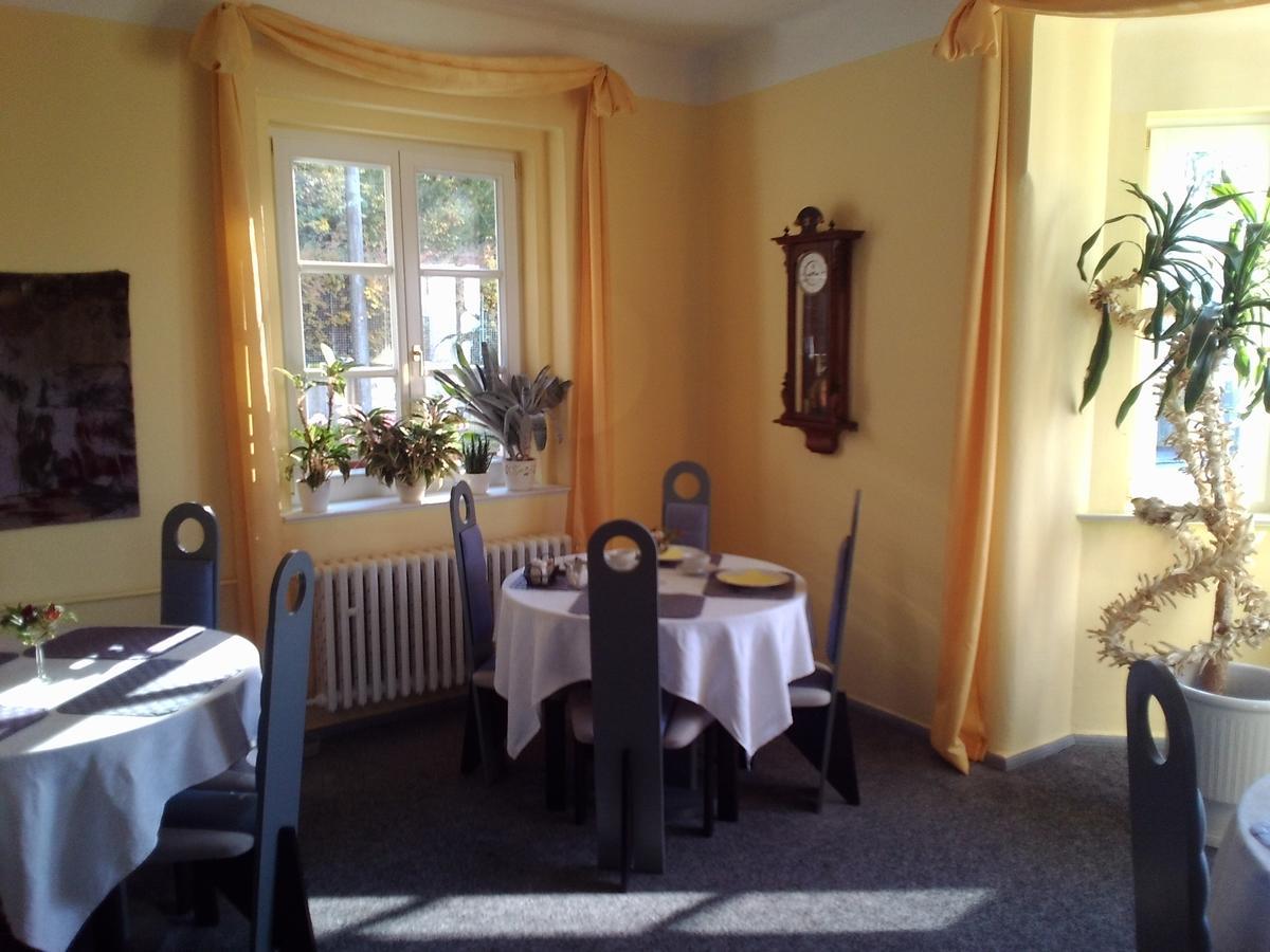 Pension Baron Schoeneck Karlsbad Exteriör bild